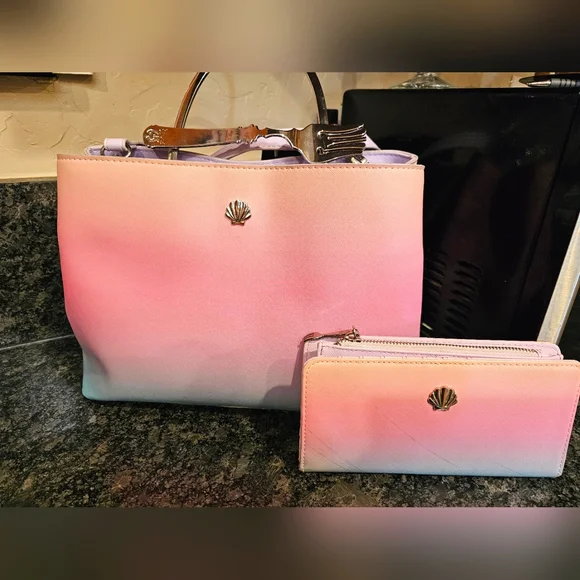 Loungefly cute The Little Mermaid ombre Dinglehopper purse. - Picture 1 of 9